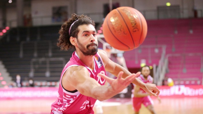 Basketball-Bundesligist Bonn: Jeremy Morgan spielt bei den Telekom Baskets Bonn eine starke Saison - leider oft vor leeren Rängen.