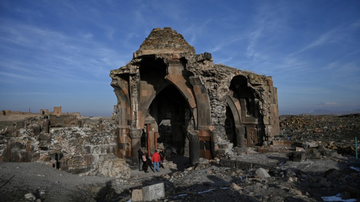 Gespräche mit Armenien: Die Ruinenstadt Ani im Grenzgebiet zwischen der Türkei und Armenien zeugt von den Konflikten beider Länder und wird heute nur noch von Touristen besucht.