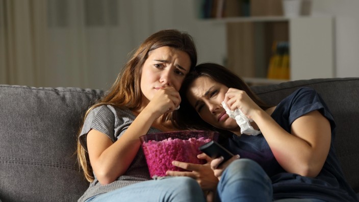 Psychologie: Sogar Fernsehwerbung kann zu Tränen rühren.