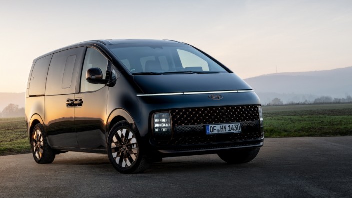 Van im Test: Hyundai traut sich mit dem Design des Staria etwas im biederen Van-Segment.