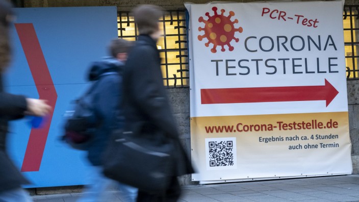 Corona-Pandemie: Gehen die Infektionszahlen durch die Decke, reichen die Tests nicht mehr für alle.