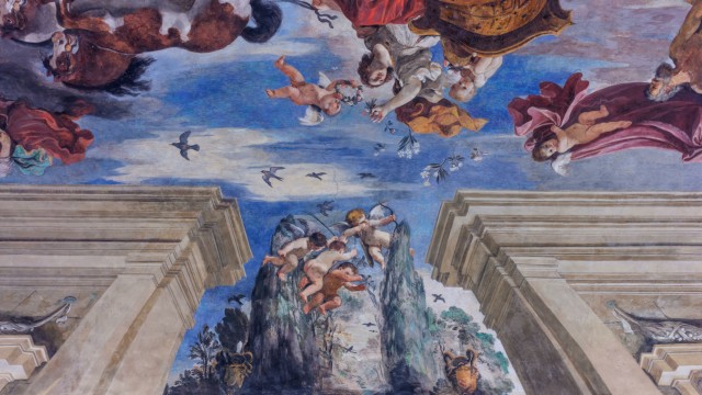 Luxusimmobilie: Unter den Gewölbedecken der Fürstenvilla prangen neben dem Unikat von Caravaggio insgesamt 600 Quadratmeter Fresken von Guercino und anderen Meistern des 17. Jahrhunderts.