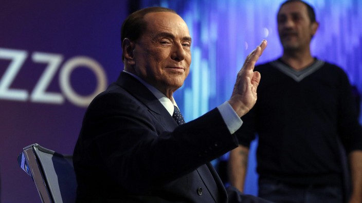 Italien: Silvio Berlusconi in einer Fernsehsendung