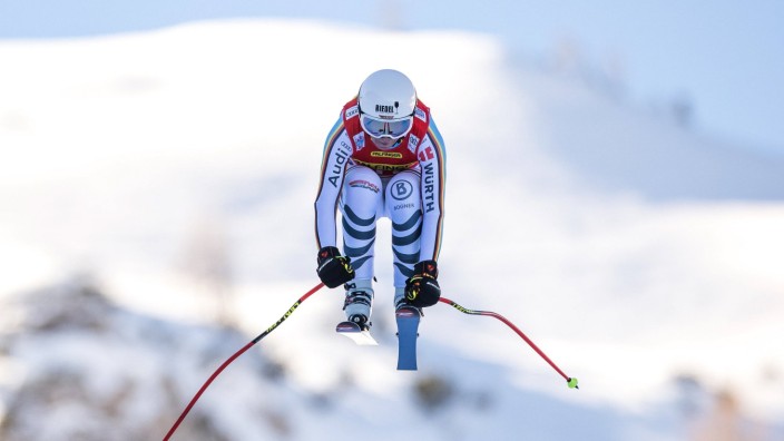 Ski alpin: Perfekte Balance: Kira Weidle lässt sich auch auf den schwersten Abfahrtsstrecken im Weltcup nicht mehr stressen.