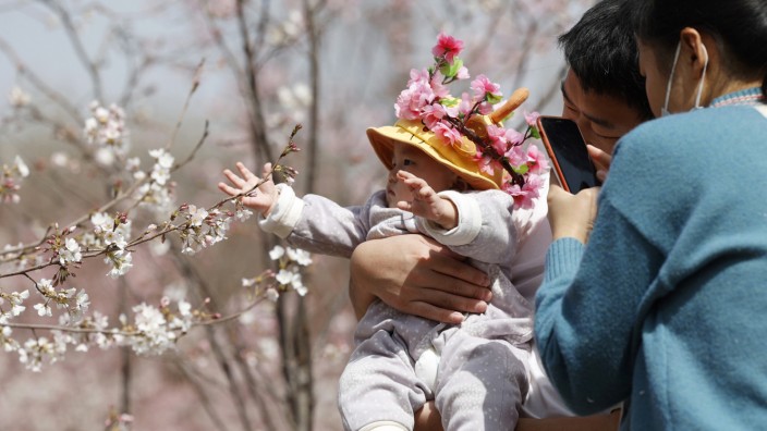 Bevölkerung: In China werden immer weniger Kinder geboren. Das könnte langfristige Folgen haben.