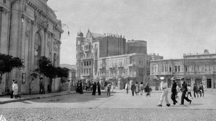 Banine: "Kaukasische Tage": Eine Stadt, reich geworden im Ölboom, von der Autorin Banine als junger Frau dennoch abschätzig betrachtet: Die Neftchilar Avenue in Baku um 1920.