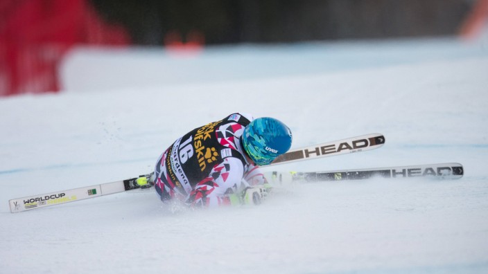 Protektoren im Ski alpin: Ein Präzedenzfall, der Debatten lostrat: Der Österreicher Matthias Mayer war 2015 der erste Skirennfahrer, bei dessen Sturz der neuartige Rücken-Airbag ausgelöst wurde.