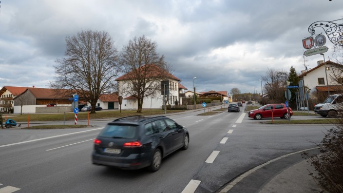 Brunnthal: Die Kreuzung der Staatsstraßen 2070 und 2367 in Faistenhaar soll entschärft werden.