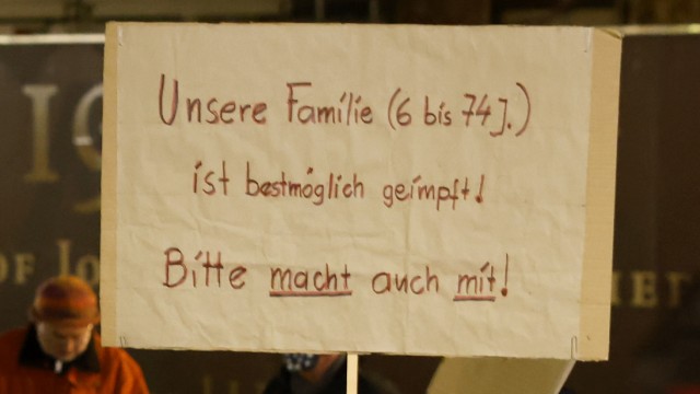 Kundgebung am Marienplatz: Moosburger Stadträte werben per Online-Petition für das Impfen als wichtigen Baustein im Kampf gegen das Virus.
