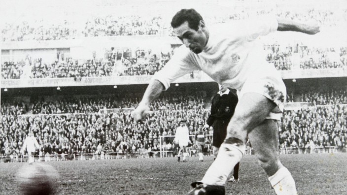 Zum Tod von Paco Gento: Der Mann mit den mächtigen Oberschenkeln: Francisco Gento beglückte Real Madrid in den 1950ern und 1960ern.