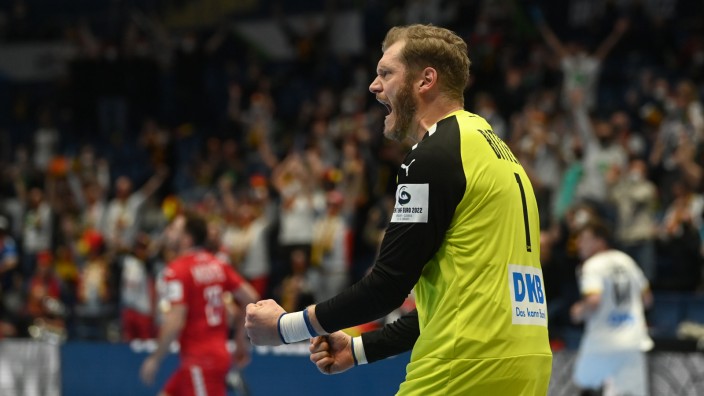 Deutschland bei der Handball-EM: Im letzten Moment eingeflogen und trotzdem ein starker Rückhalt gegen Polen: Torwart Johannes Bitter.