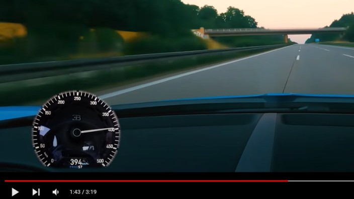 Temporausch: Wie so oft ist ein Youtube-Video der Beleg für das Unfassbare: Ein Bugatti Chiron rast mit 400 km/h über die Autobahn zwischen Berlin und Hannover.