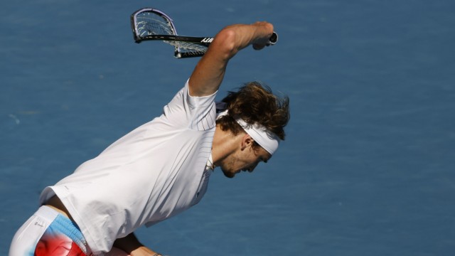 Australian Open: Die Wut von Zverev musste dessen Schläger ertragen.