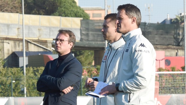 Alexander Blessin in der Serie A: Zwei Deutsche in Genua: Generaldirektor Johannes Spors (links) mit Trainer Alexander Blessin (rechts).