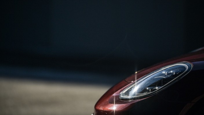 DWS: Sportwagen mit hoher Leistung und viel Platz, bei Vermögenden begehrt: der Porsche Panamera.