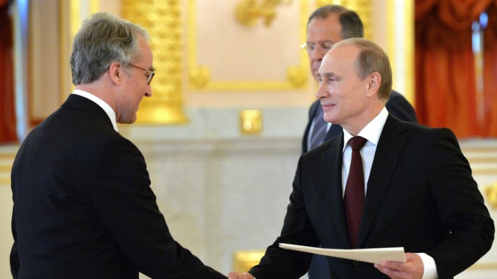 Ukraine-Krise: Rüdiger von Fritsch (links), hier 2014 im Kreml mit Wladimir Putin, bei seinem Amtsantritt als deutscher Botschafter.