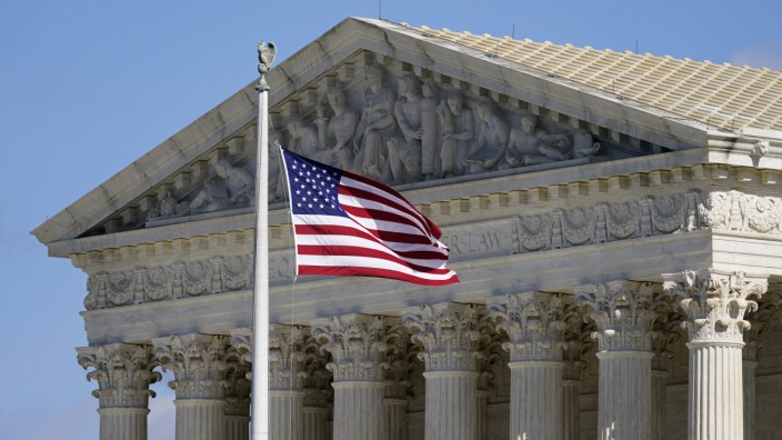 Supreme Court: Das Gebäude des Supreme Court auf Capitol Hill in Washington. Die Zusammensetzung des Gerichts wird sich im Sommer wohl ändern - die politische Ausrichtung nicht.