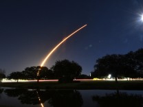Raumfahrt: Falcon 9-Rakete könnte es bis zum Mond schaffen