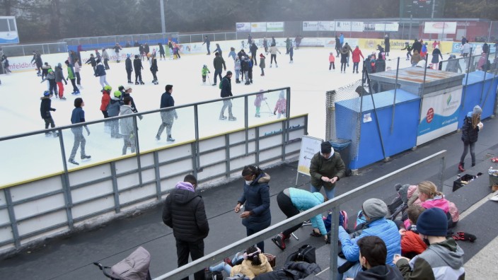Fürstenfeldbruck: In der Wintersaison ist das Eisstadion meist gut besucht.