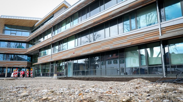 Verwaltungsgebäude: In Gröbenzell ist 2021 das neue Rathaus bezogen worden