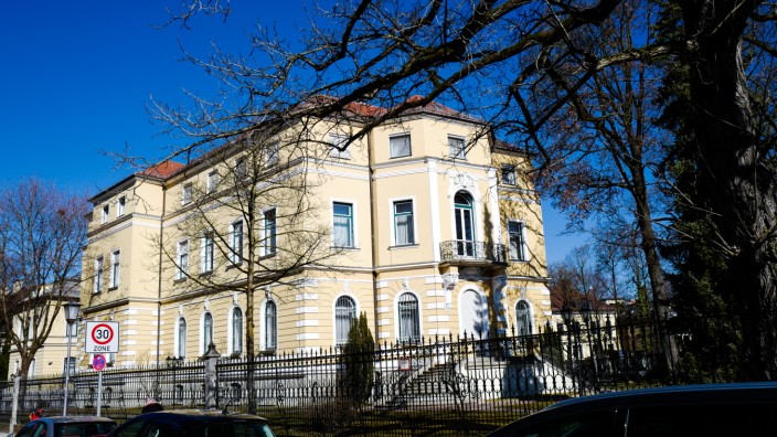 München: Das russische Generalkonsulat im Münchner Stadtteil Bogenhausen.
