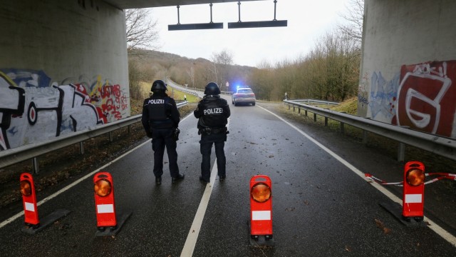 Zwei deutsche Polizisten bei routinemäßiger Verkehrskontrolle nahe Kusel getötet