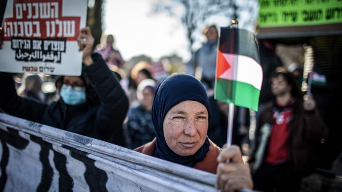 Nahost: Jede Woche fordern israelische und palästinensische Demonstrierende in Ostjerusalem mehr Unterstützung für palästinensische Familien.