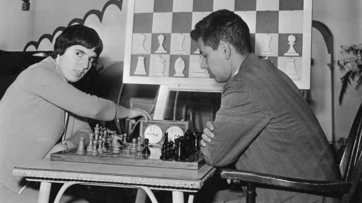 Klage gegen Netflix: So war es: Nona Gaprindaschwili hat 1965 sehr wohl gegen einen Mann Schach gespielt.