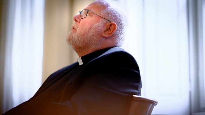 Kardinal Reinhard Marx: "Sind wir jetzt ein Abrisskommando? Bin ich ein Abwicklungsbischof?" Kardinal Reinhard Marx beim Interview im Münchner Palais Holnstein, seinem Amtssitz.