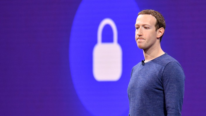 Abschied vom Web 2.0: Irgendwann bringt ein Rotzlöffel Facebook mit seiner Erfindung ins Wanken: Mark Zuckerberg, unentspannt.