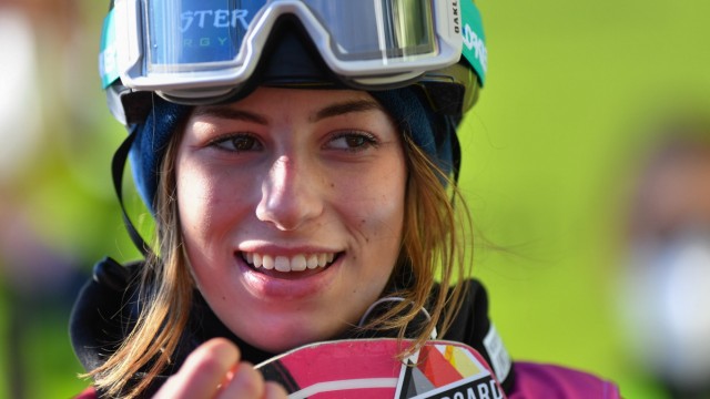 Snowboarden bei Olympia: "So happy": Annika Morgan belegt in ihrem ersten Olympia-Finale Rang acht.