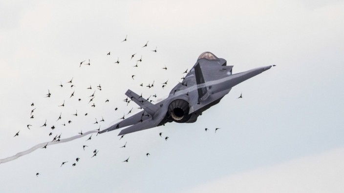 Bundeswehr: Kampfjet vom Typ "F-35 Lightning II" - Verteidigungsministerin Christine Lambrecht (SPD) lässt den Kauf solcher Flugzeuge für die Bundeswehr prüfen.