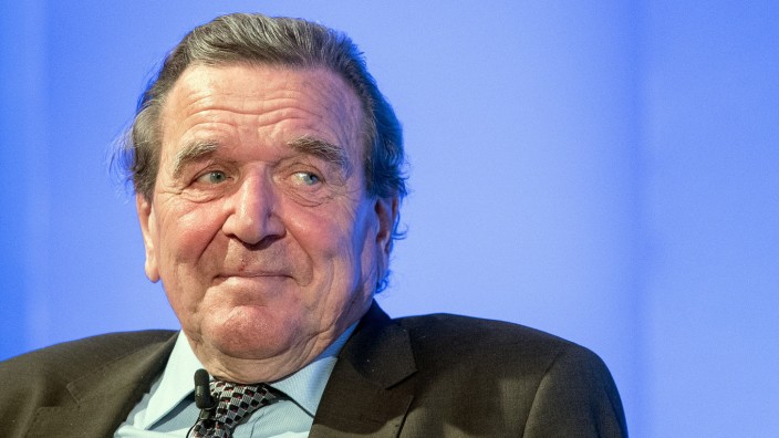 Ex-Bundeskanzler: Bundeskanzler von 1998 bis 2005: Gerhard Schröder, inzwischen 77 Jahre alt.