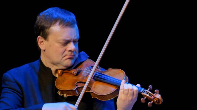 Bachs Solostücke für Geige: Auch bei Frank Peter Zimmermann begegnet jemand sich selbst, horcht in sich hinein, indem er Bach spielt.