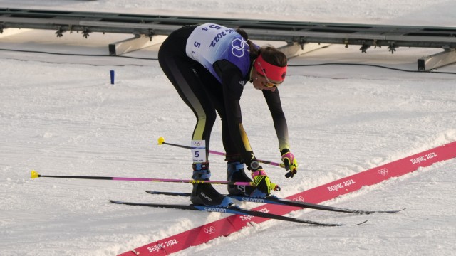 Langlauf bei Olympia: Verblüfft als Führende in die Schlussrunde, erschöpft als Zweite ins Ziel: Sofie Krehl.