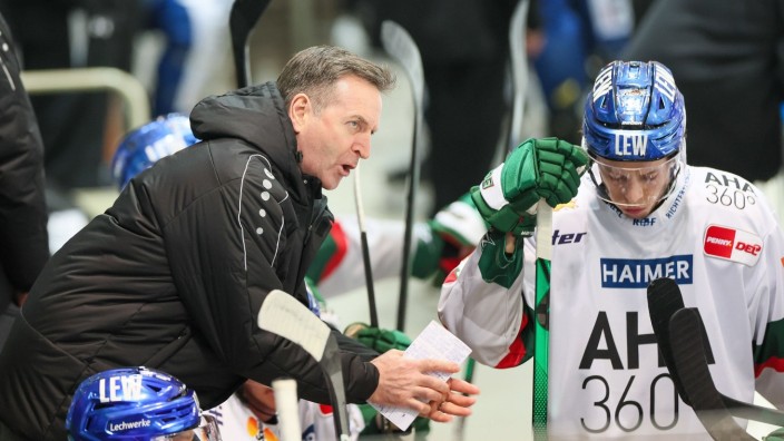 Eishockey: Neuer Chef mit hohen Ansprüchen: Augsburgs Trainer Serge Pelletier war in Iserlohn nur mit dem ersten Drittel zufrieden.