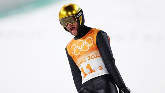 Bronze im Teamspringen: Sein Schrei durchschneidet die Kälte: Markus Eisenbichler feiert seinen Sprung auf 139,5 Meter.