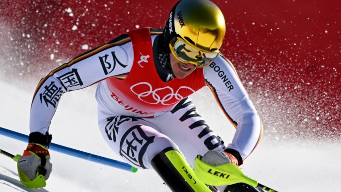 Ski Alpin bei Olympia: Ein Fehler zu viel: Linus Straßer auf dem Weg zu Rang sieben im Olympia-Slalom von Yanqing.