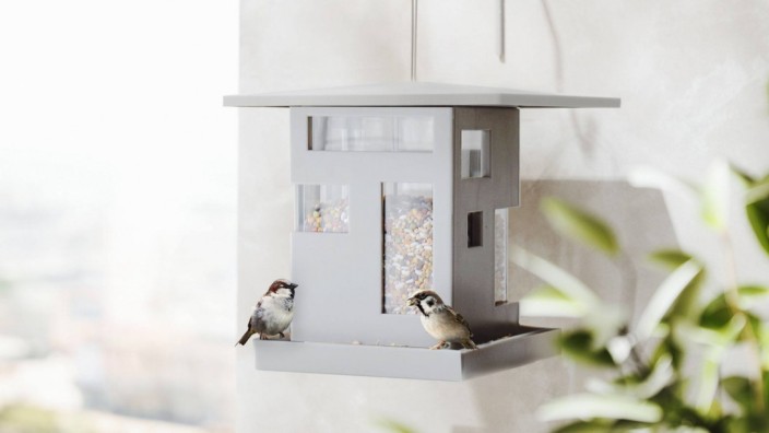 Vogelhäuser: Nach Angaben der Designer soll diese Minivilla eine "zeitgemäße Interpretation des klassischen Vogelhäuschens" sein.