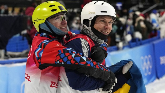 Olympia-Ticker: Der Russe Ilja Burow (links) und der Ukrainer Alexander Abramenko nach ihrem gelungenen Wettbewerb.
