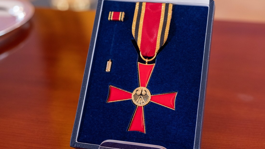 Großes Bundesverdienstkreuz 16mm Zivilpin RAR! S1-163 