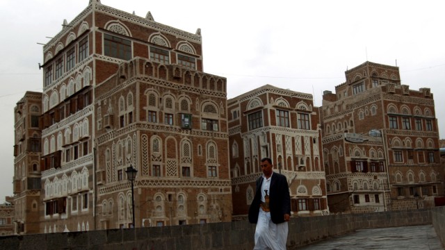Jemen: Die Altstadt von Sanaa vor dem Bürgerkrieg. Seit 1986 ist sie Unesco-Weltkulturerbe. Inzwischen leidet sie unter den Kriegsfolgen und schweren Regenfällen.