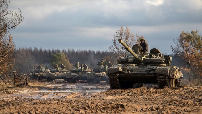 Cyberwar: Ukrainische Panzer bei einer Übung.