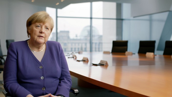 Arte-Doku über Angela Merkel: Wollte sich nicht treiben lassen: Angela Merkel in einer Szene aus der Doku.