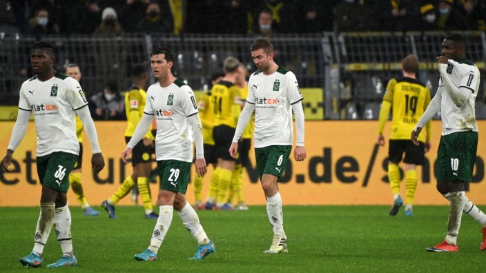 Krise in der Bundesliga: Breel Embolo, Joe Scally Gladbach, Christoph Kramer und Marcus Thuram (von links) während der Niederlage in Dortmund.