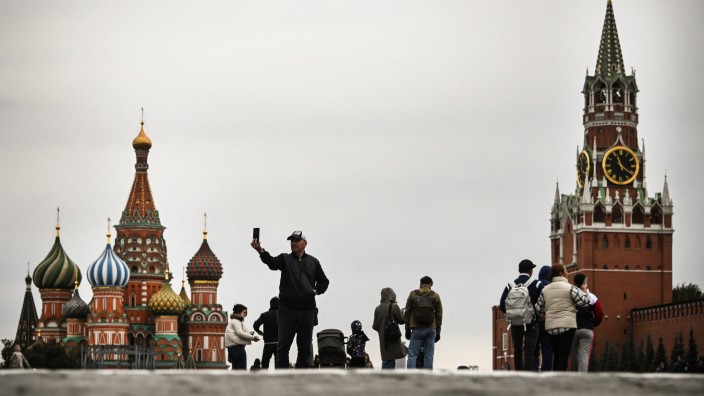 Russland: Der Rote Platz in Moskau mit dem Kreml
