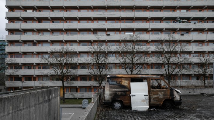 München: Tristesse in gefragter Lage: Im Münchner Norden stehen fast 1500 Wohnheimplätze leer wie hier im sogenannten Orangenen Haus der Studentenstadt - und es sieht nicht so aus, als würde sich das bald ändern.