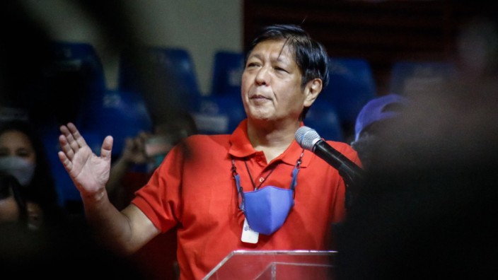 Philippinen: "Bong Bong Marcos" wird er genannt und soll die Familie wieder an die Spitze der Macht auf den Philippinen bringen: Ferdinand Marcos junior.