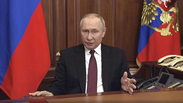 Rede in Auszügen: Donnerstag vor einer Woche: Wladimir Putin, als er seinen Leuten erklärte, warum er die Truppen in die Ukraine schickte.