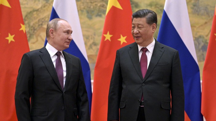 Russland-China: Russlands Präsident Wladimir Putin (links) und Chinas Präsident Xi Jingping Anfang Februar 2022 bei einem Treffen in Peking.